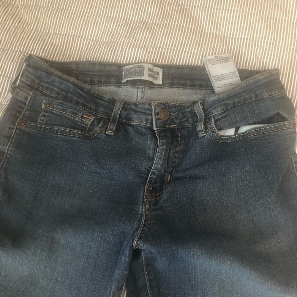 Women’s signature jeans. Modern skinny jeans. Size 10 s/c